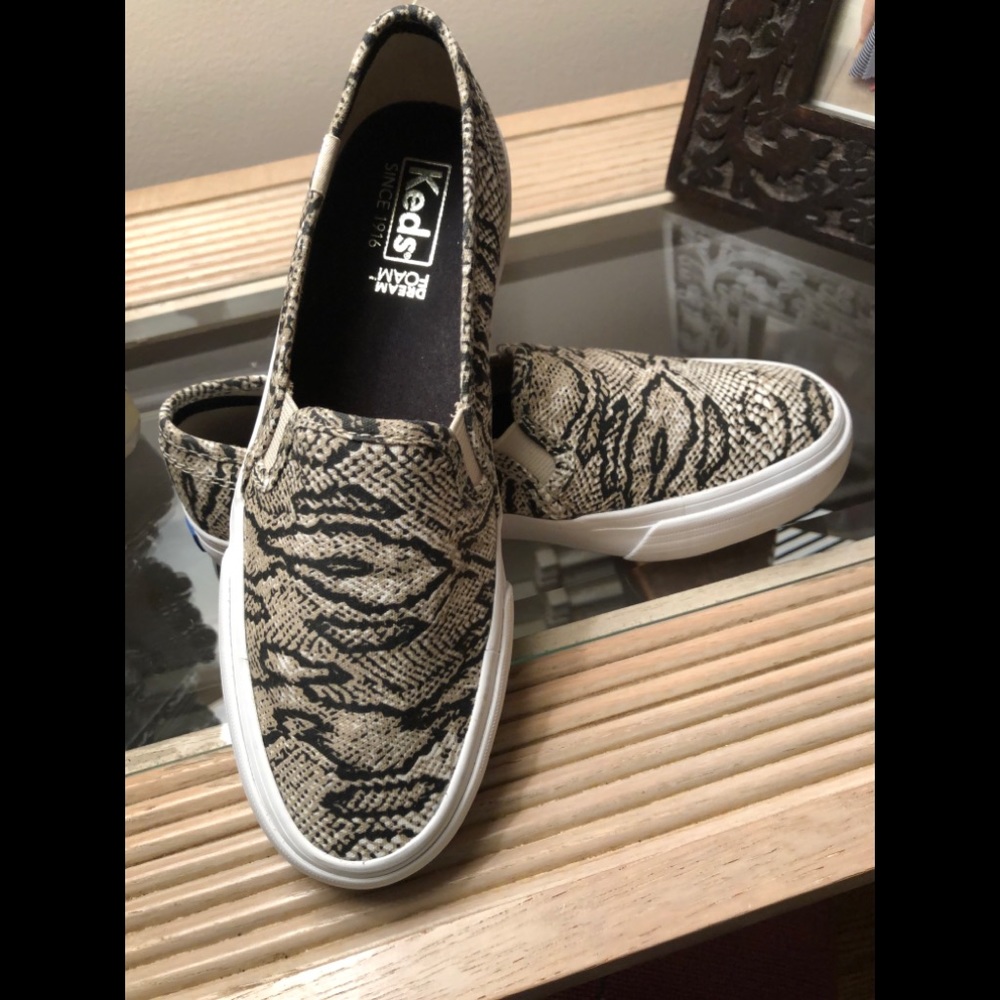 KEDS awesome slip ons, never worn, Dream Foam